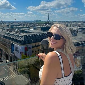 Meet your Posher, Claire